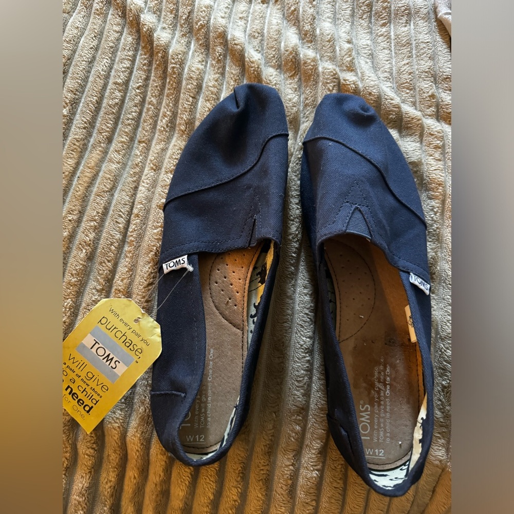 Toms